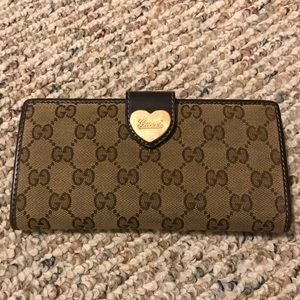 Gucci heart wallet